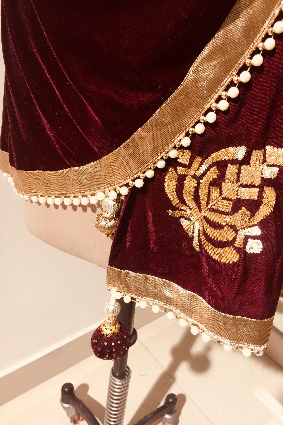 Velvet D-Cut Stole
