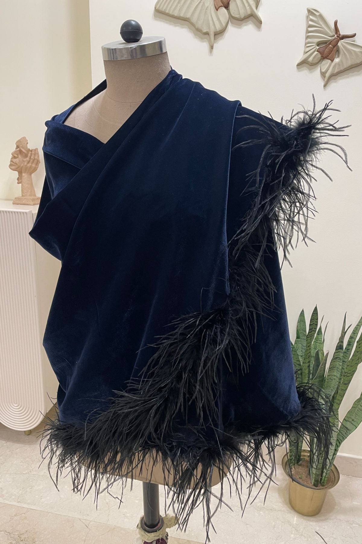Black Feather C Cut Stole