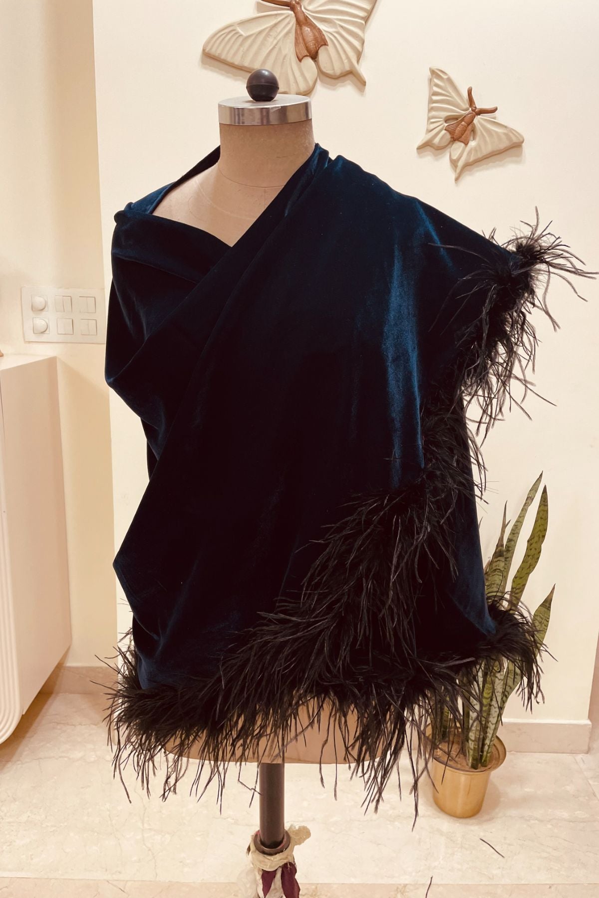 Black Feather C Cut Stole