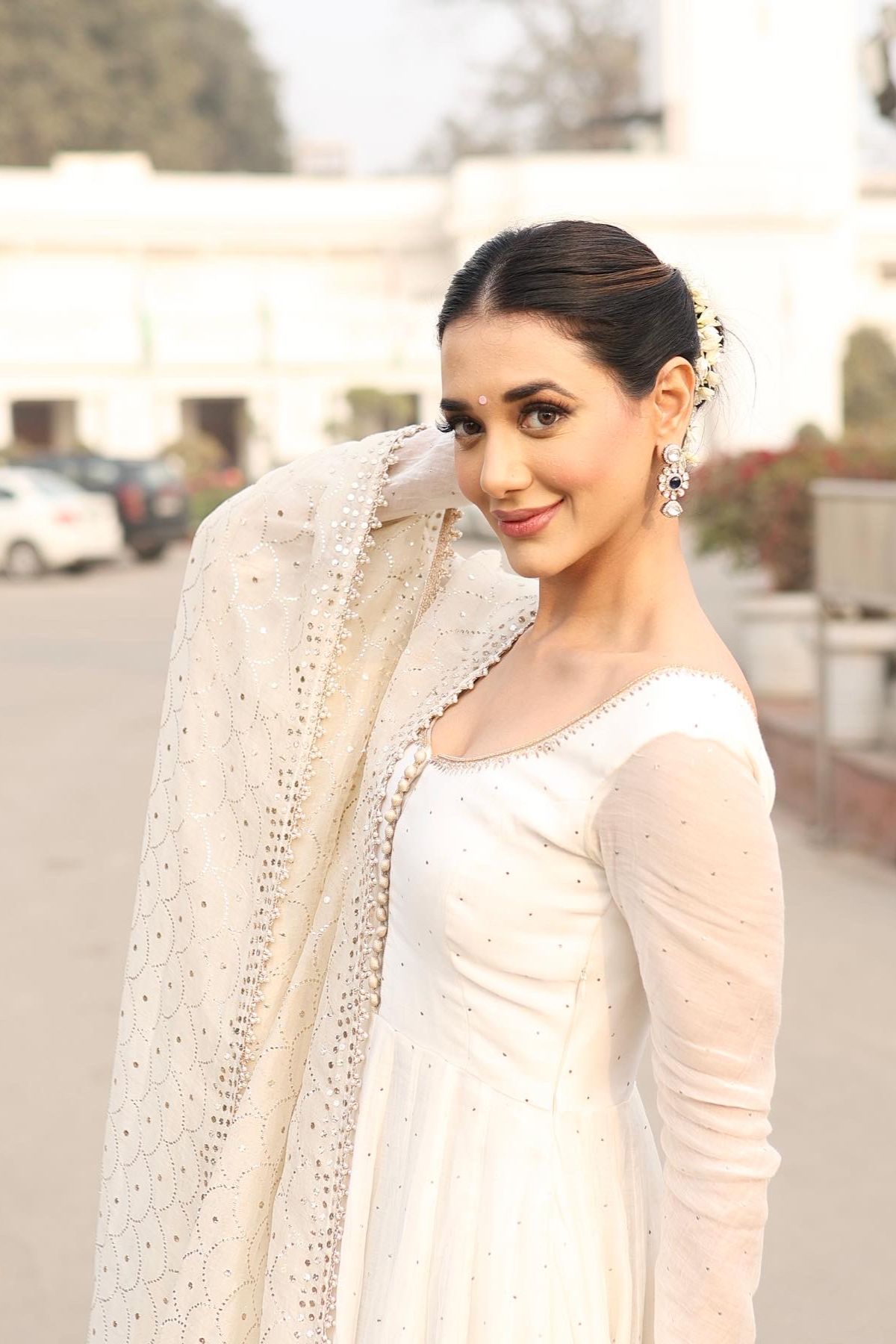 Ivory Mukaish Anarkali
