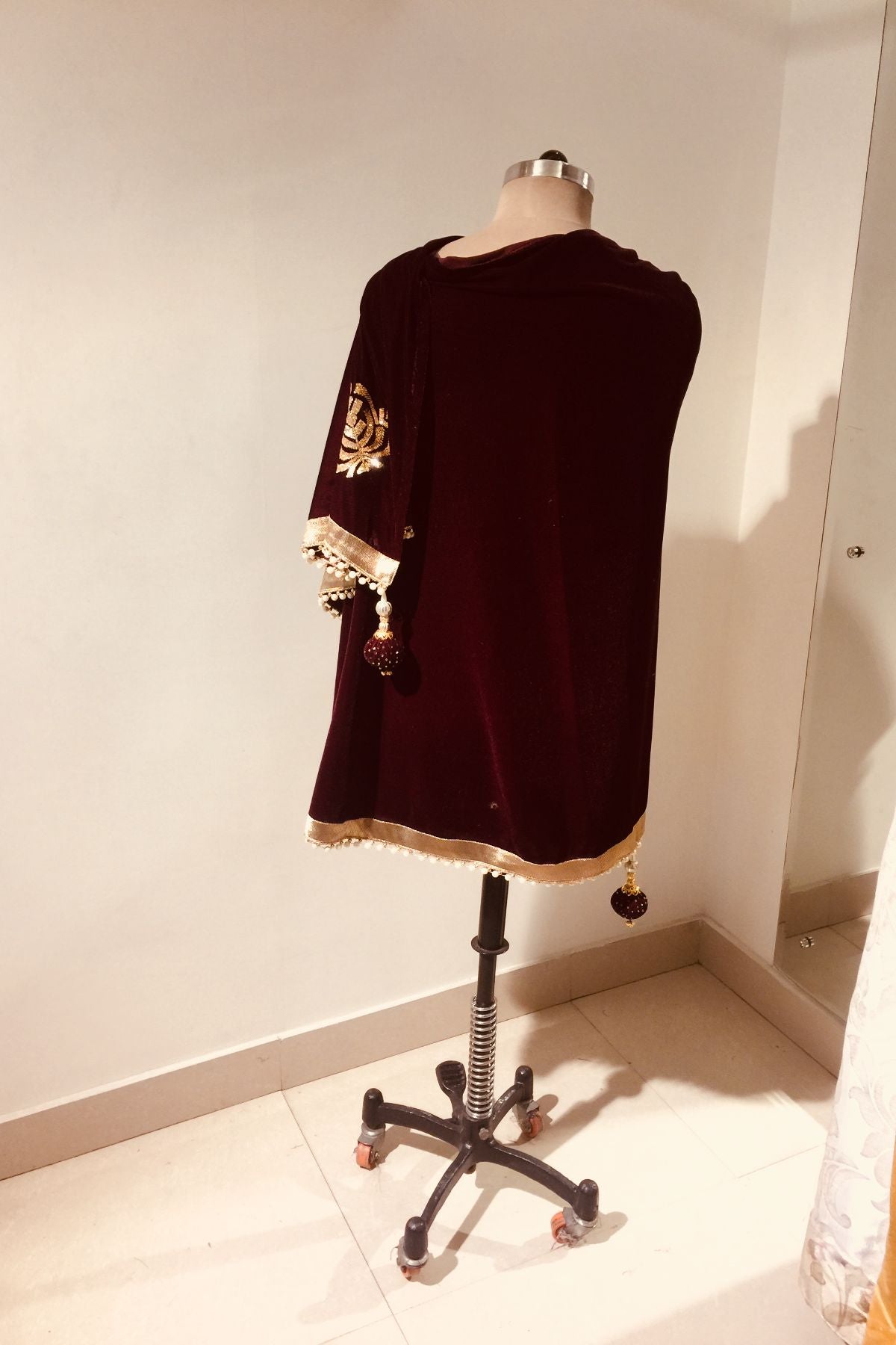 Velvet D-Cut Stole