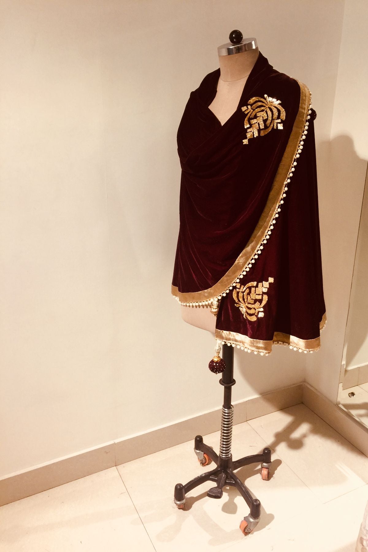 Velvet D-Cut Stole