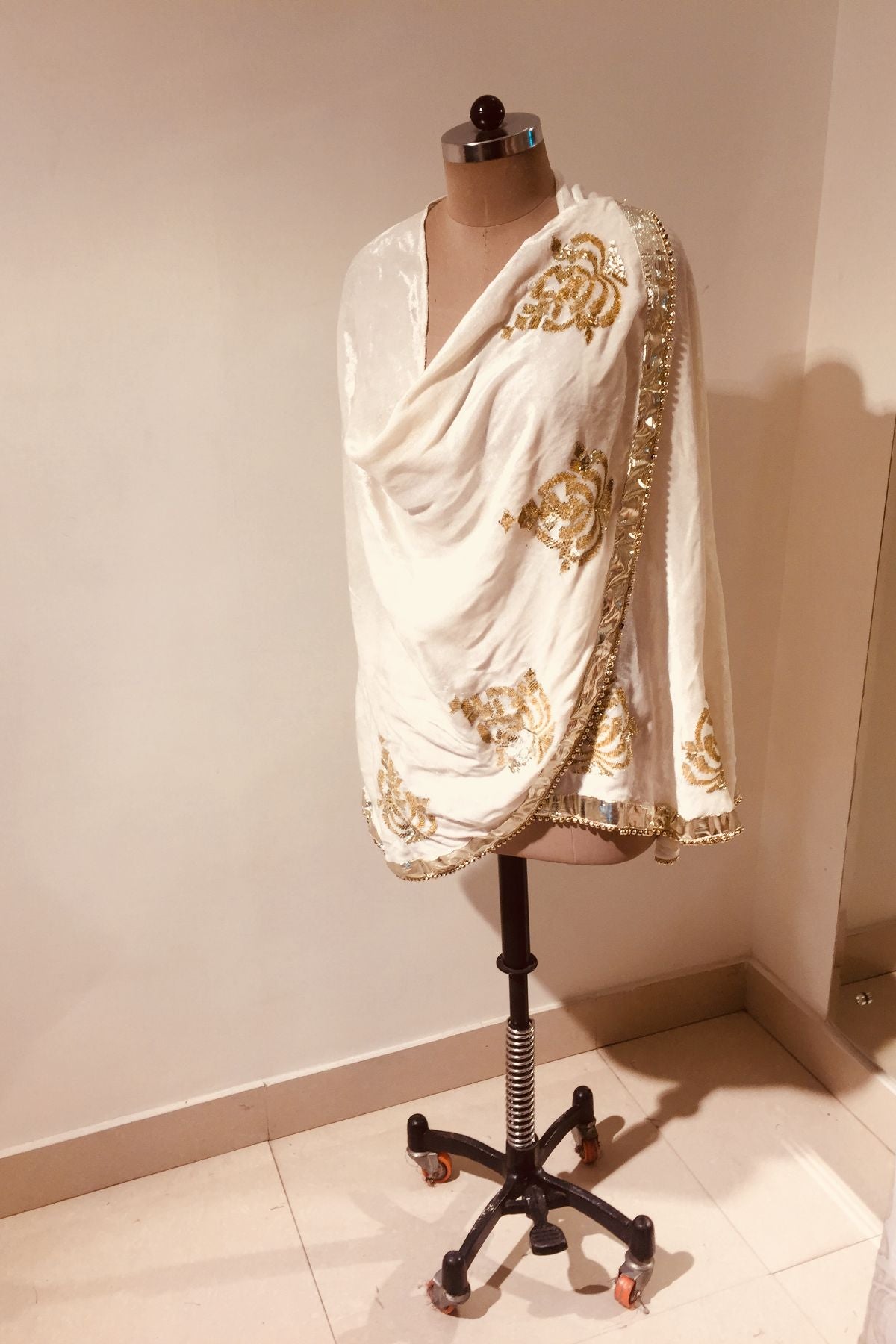 Velvet D-Cut Stole