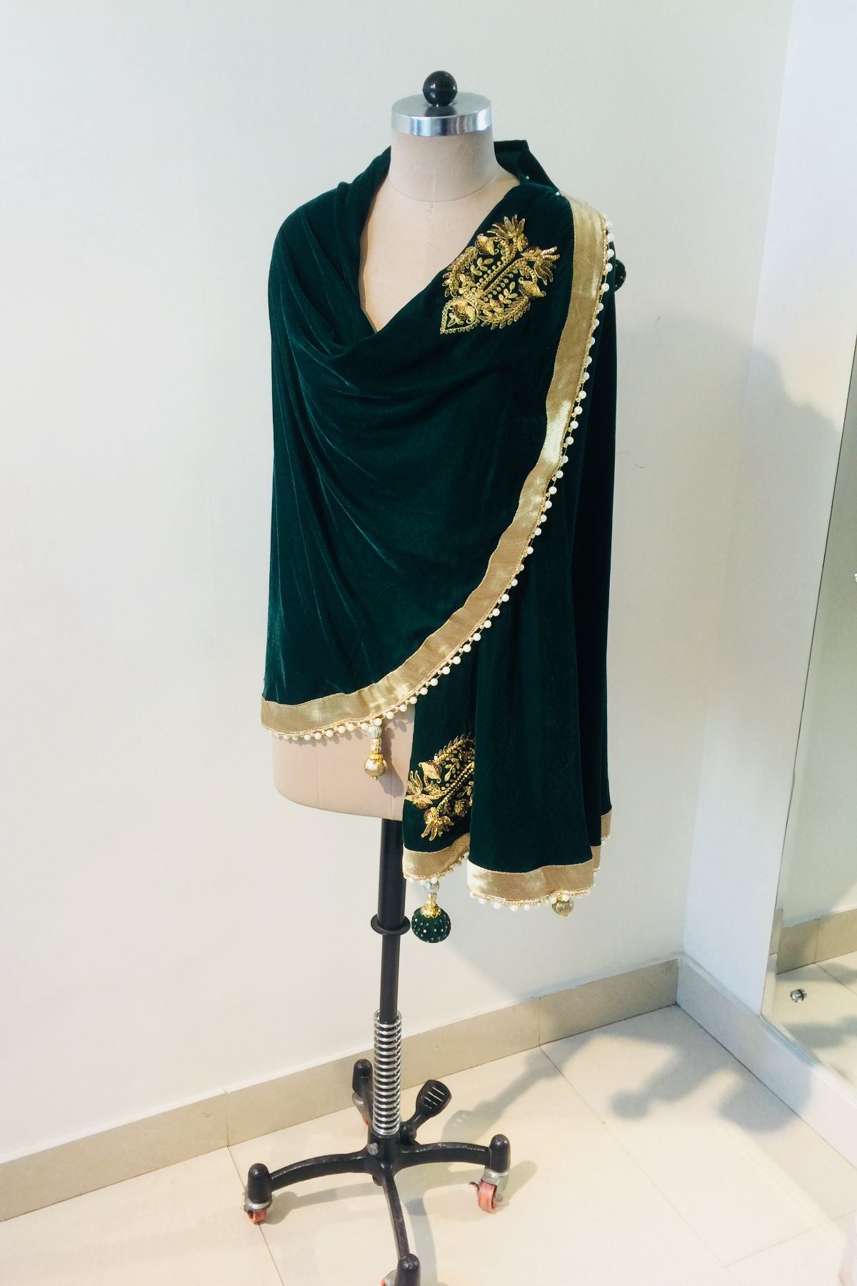 Velvet D-Cut Stole