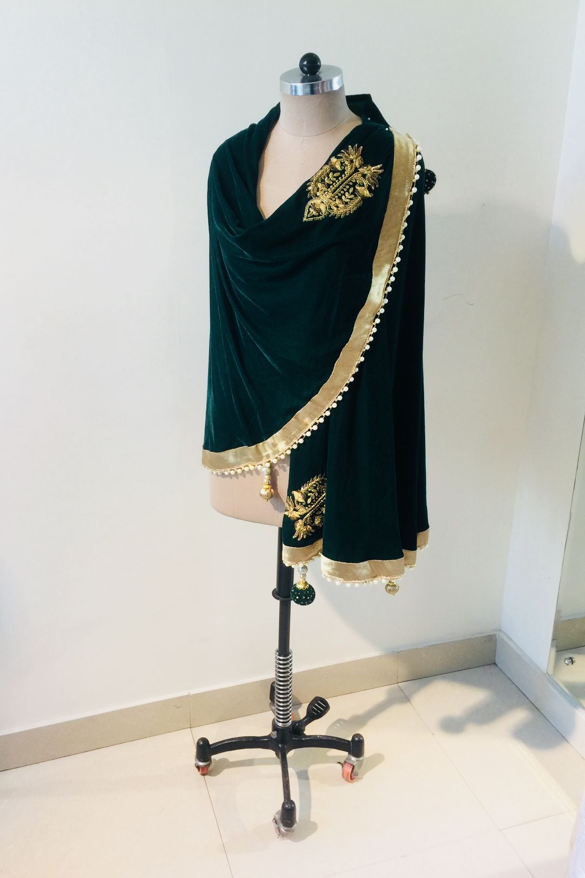 Velvet D-Cut Stole