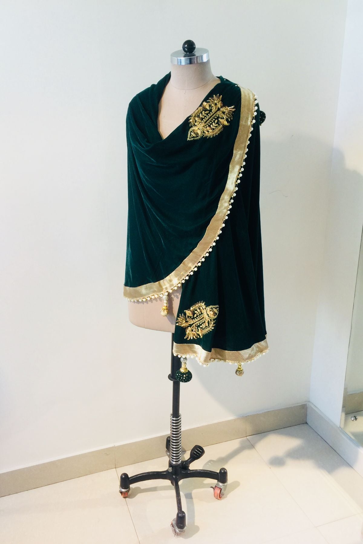 Velvet D-Cut Stole
