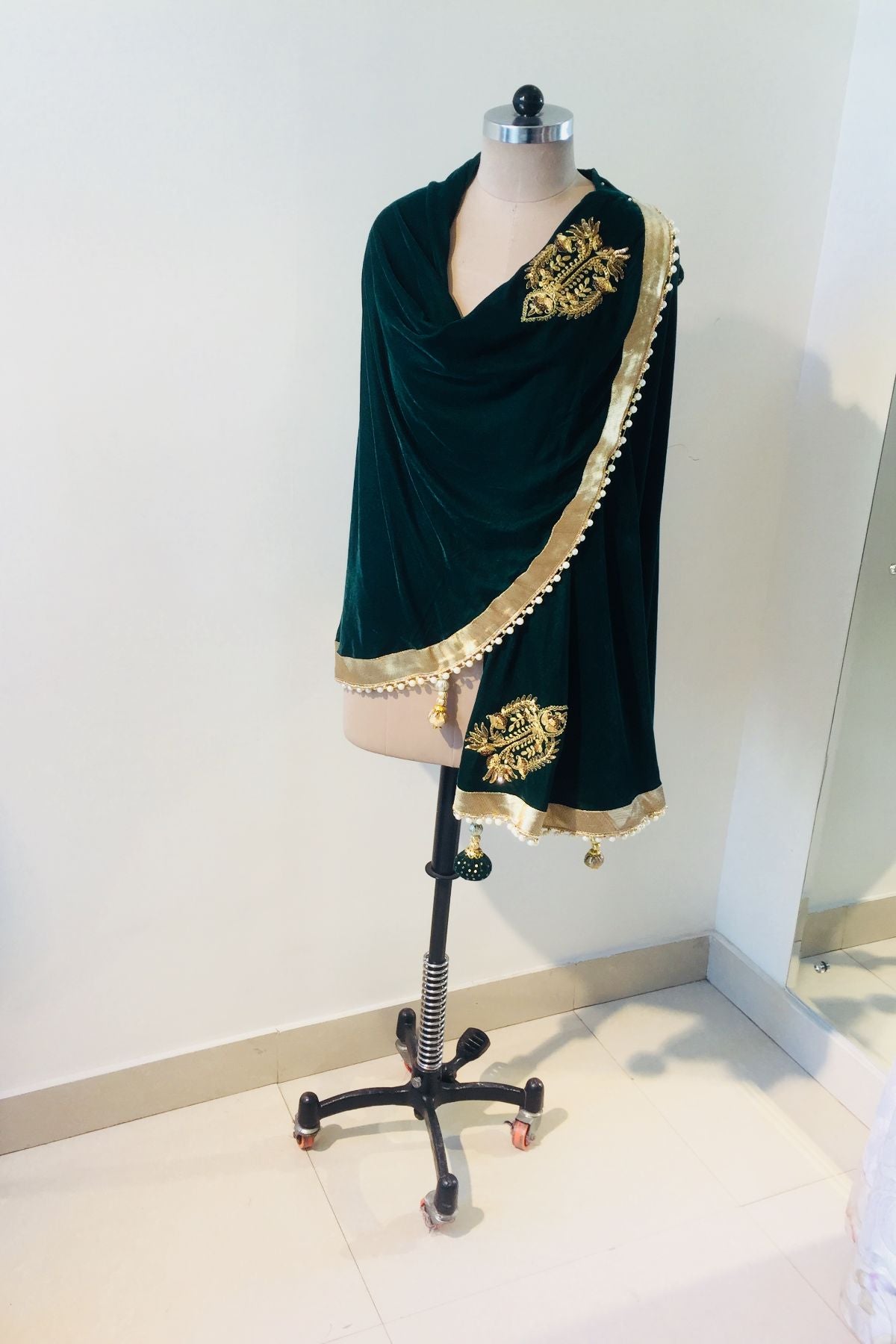 Velvet D-Cut Stole